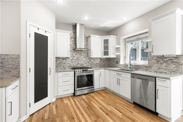 9233 W 143rd Terrace, Overland Park, KS 66221