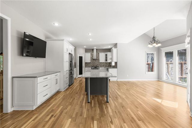9233 W 143rd Terrace, Overland Park, KS 66221