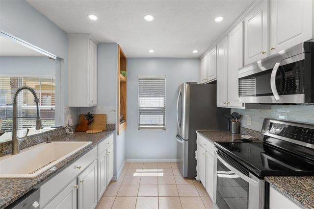 3852 MANDALAY DRIVE, St Petersburg, FL 33705