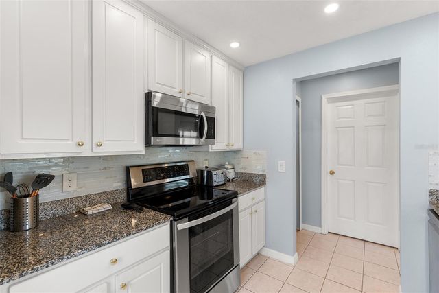 3852 MANDALAY DRIVE, St Petersburg, FL 33705