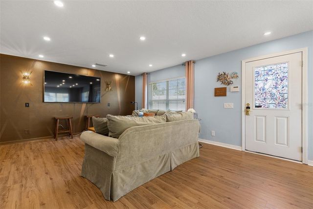 3852 MANDALAY DRIVE, St Petersburg, FL 33705