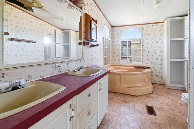 9976 Lake Swamp Rd., Nichols, SC 29581