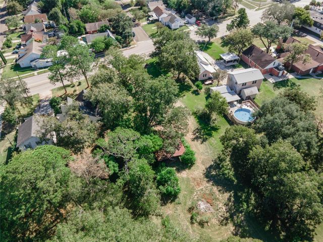 1101 N Pruett Street, Baytown, TX 77520