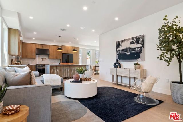 1903 Lake Shore Avenue, Los Angeles, CA 90039