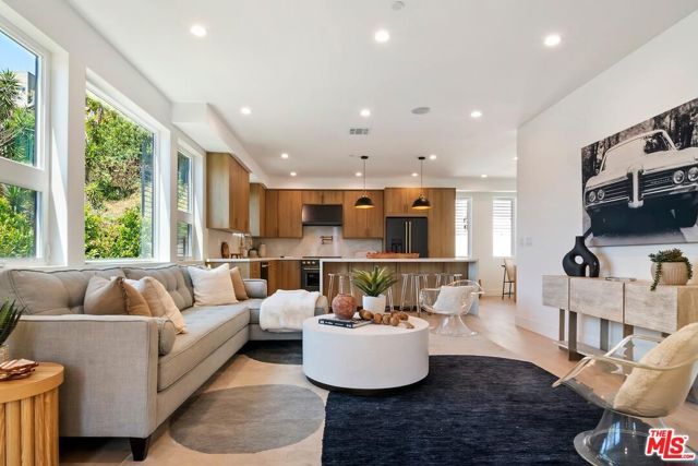1903 Lake Shore Avenue, Los Angeles, CA 90039