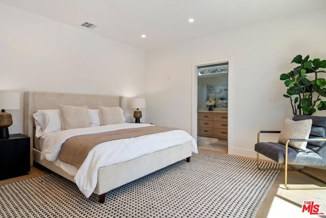 1903 Lake Shore Avenue, Los Angeles, CA 90039
