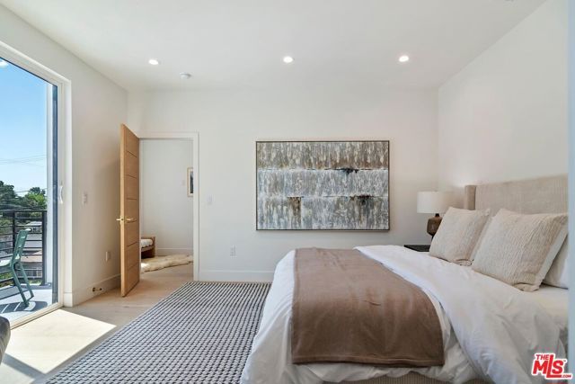 1903 Lake Shore Avenue, Los Angeles, CA 90039