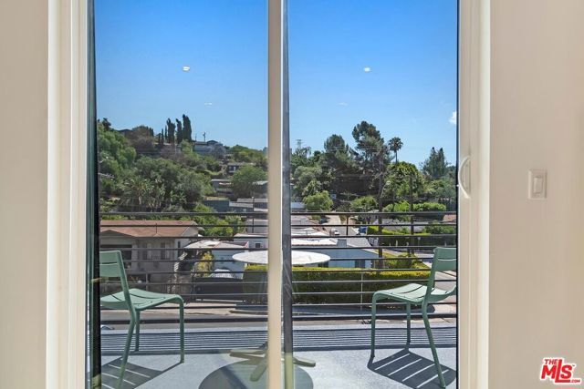 1903 Lake Shore Avenue, Los Angeles, CA 90039