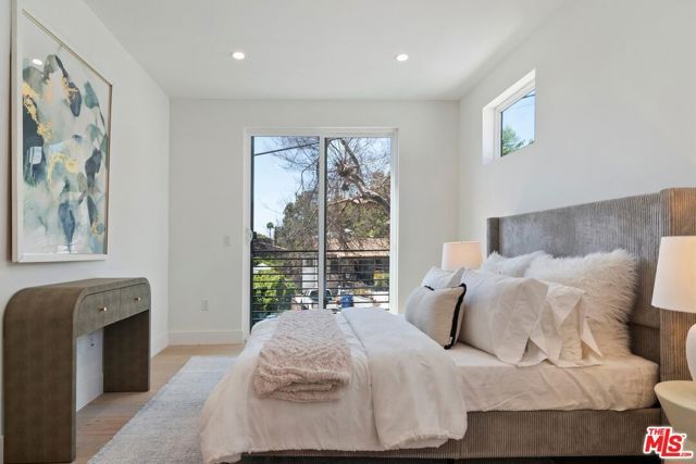 1903 Lake Shore Avenue, Los Angeles, CA 90039