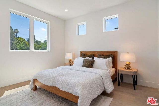 1903 Lake Shore Avenue, Los Angeles, CA 90039
