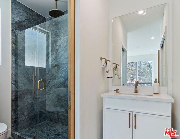 1903 Lake Shore Avenue, Los Angeles, CA 90039