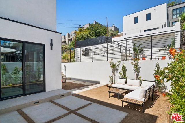 1903 Lake Shore Avenue, Los Angeles, CA 90039