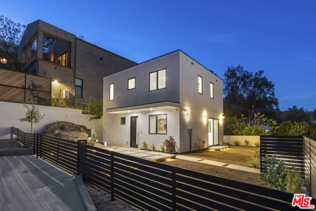 1903 Lake Shore Avenue, Los Angeles, CA 90039