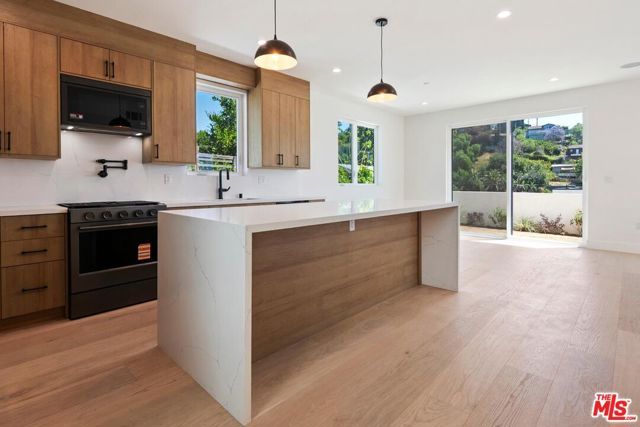1903 Lake Shore Avenue, Los Angeles, CA 90039