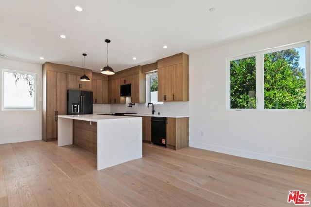 1903 Lake Shore Avenue, Los Angeles, CA 90039