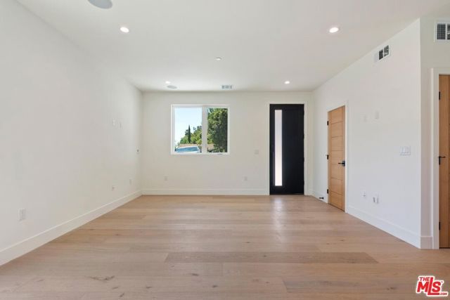 1903 Lake Shore Avenue, Los Angeles, CA 90039