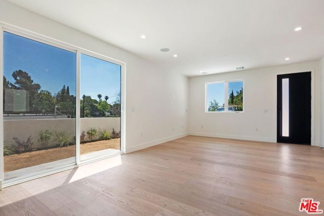 1903 Lake Shore Avenue, Los Angeles, CA 90039
