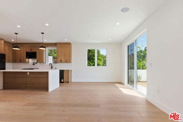 1903 Lake Shore Avenue, Los Angeles, CA 90039