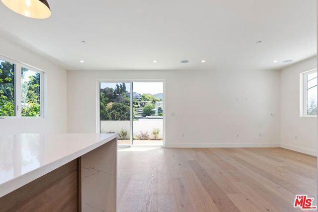 1903 Lake Shore Avenue, Los Angeles, CA 90039