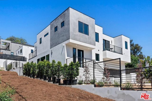 1903 Lake Shore Avenue, Los Angeles, CA 90039