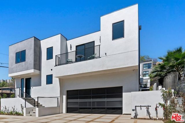 1903 Lake Shore Avenue, Los Angeles, CA 90039