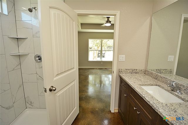 933 Covered Wagon, Spring Branch, TX 78070