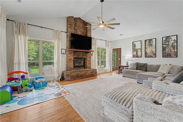 15046 Kelly Mountain Road, Prairie Grove, AR 72753