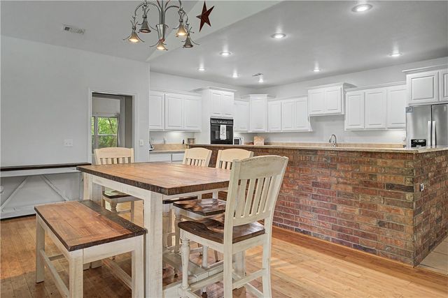 15046 Kelly Mountain Road, Prairie Grove, AR 72753