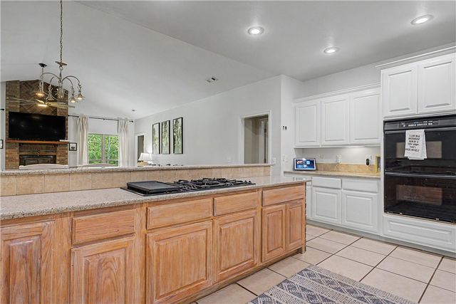 15046 Kelly Mountain Road, Prairie Grove, AR 72753