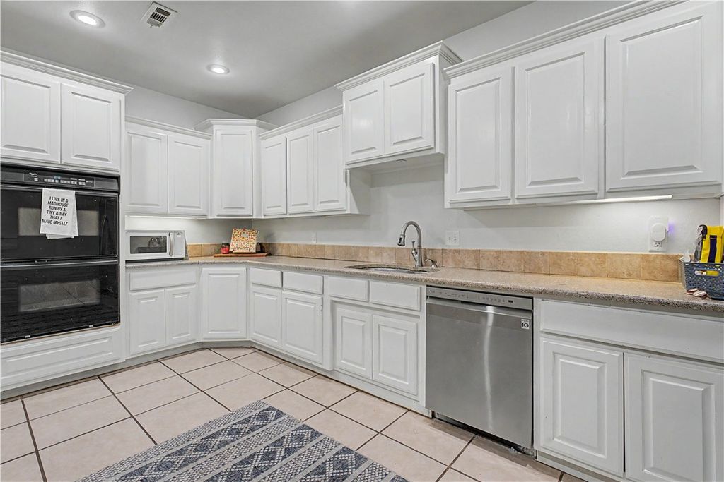 15046 Kelly Mountain Road, Prairie Grove, AR 72753