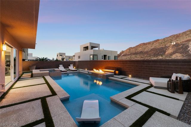 276 Crimson Edge Street, Henderson, NV 89012