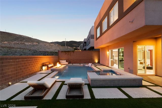 276 Crimson Edge Street, Henderson, NV 89012