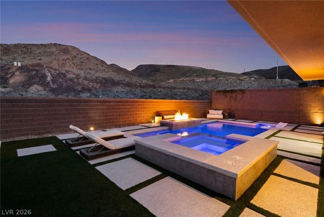 276 Crimson Edge Street, Henderson, NV 89012