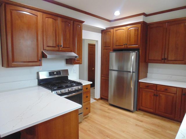 8508 Pine Avenue, Gary, IN 46403