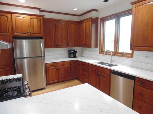 8508 Pine Avenue, Gary, IN 46403