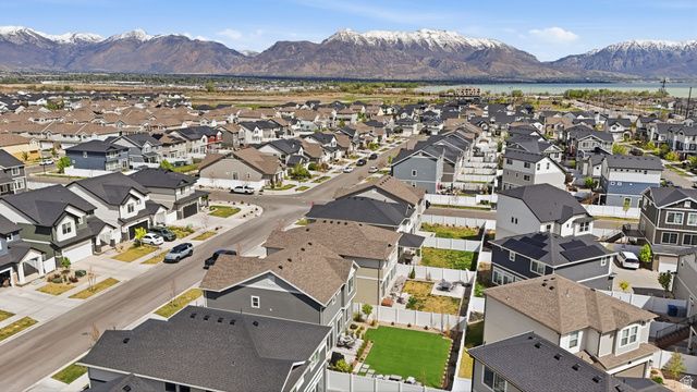 87 E MEANDERING WAY, Saratoga Springs, UT 84045