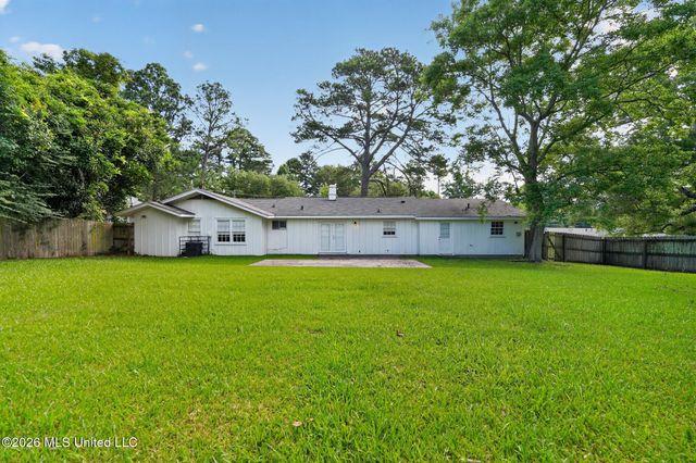 5801 Orchardview Drive, Jackson, MS 39211