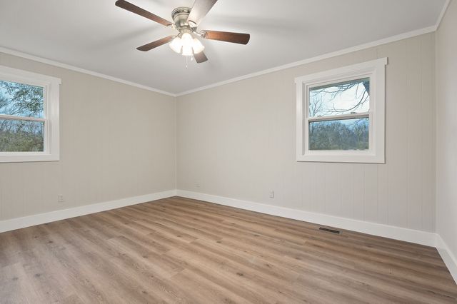 224 Lake St, Livingston, TN 38570