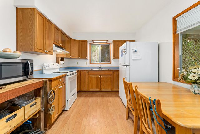 234 Penny Lane, Grants Pass, OR 97527