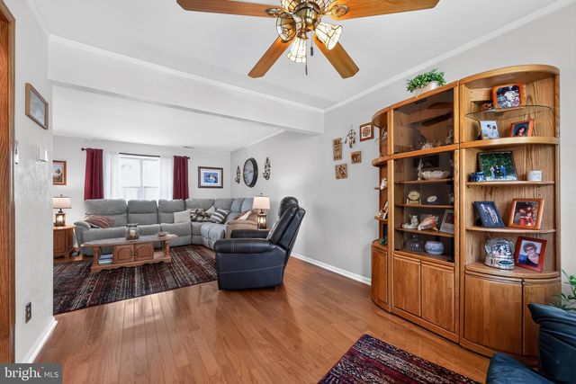 1 QUAY CIR, Sewell, NJ 08080