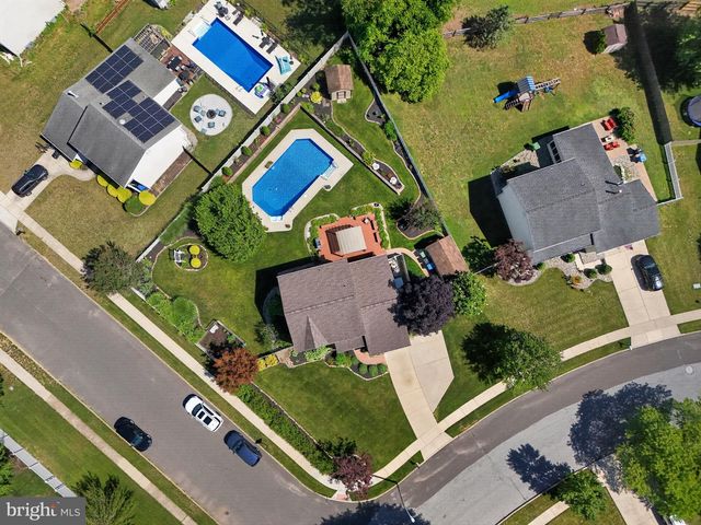 1 QUAY CIR, Sewell, NJ 08080