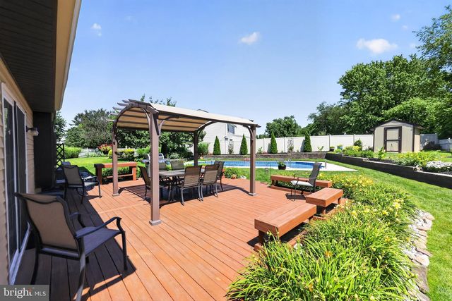 1 QUAY CIR, Sewell, NJ 08080