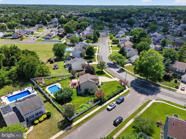1 QUAY CIR, Sewell, NJ 08080
