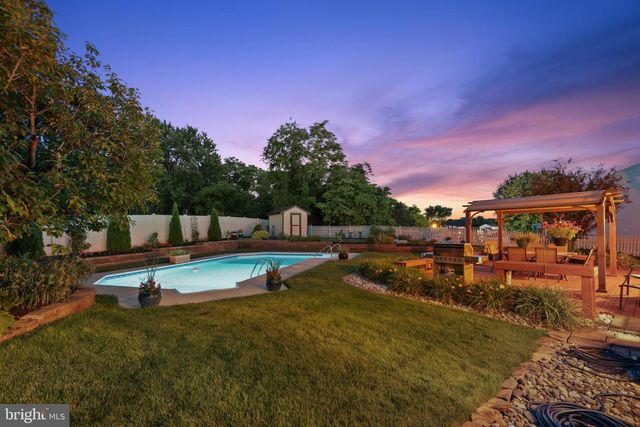 1 QUAY CIR, Sewell, NJ 08080