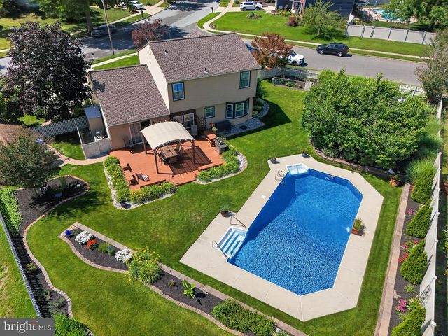 1 QUAY CIR, Sewell, NJ 08080