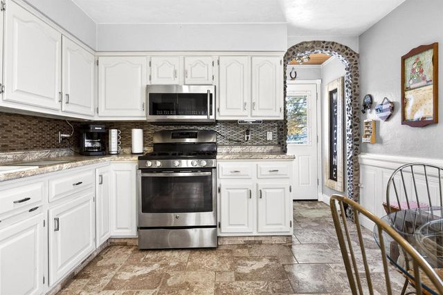 1128 E LAYTON AVENUE, Appleton, WI 54915