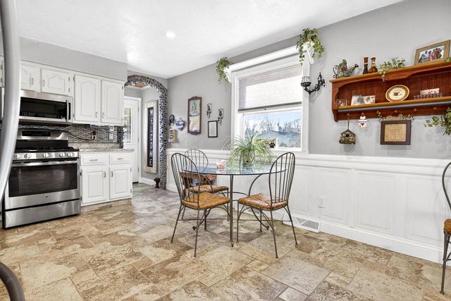 1128 E LAYTON AVENUE, Appleton, WI 54915