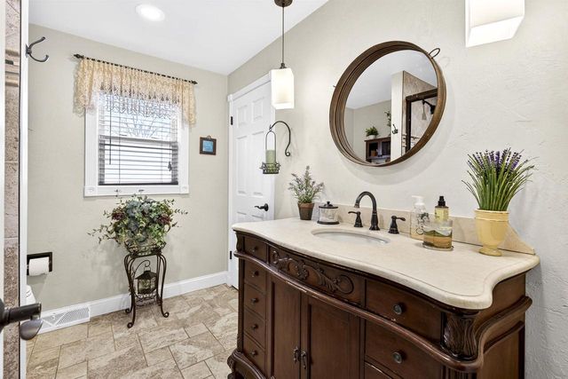 1128 E LAYTON AVENUE, Appleton, WI 54915