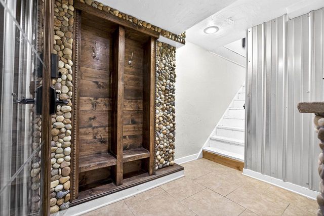 1128 E LAYTON AVENUE, Appleton, WI 54915