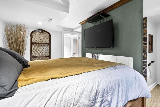 1128 E LAYTON AVENUE, Appleton, WI 54915